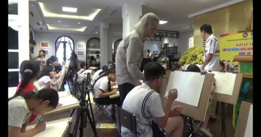 4 Haziran 2025. Van An, Chi Linh, Hai Duong, Vietnam. çizim sınıfında