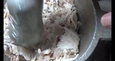 Domuza vurmak için.