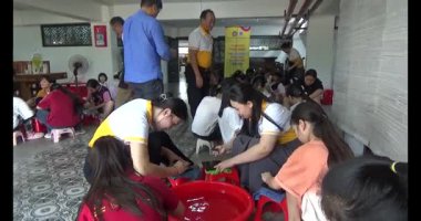 Haziran 07, 2025. Van An, Chi Linh, Hai Duong, Vietnam. Çocuklar geleneksel resimler çiziyor