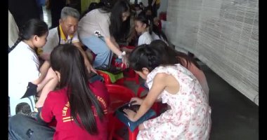 Haziran 07, 2025. Van An, Chi Linh, Hai Duong, Vietnam. Çocuklar geleneksel resimler çiziyor