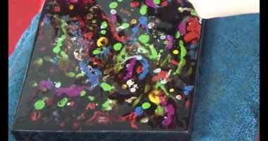 Haziran 07, 2025. Van An, Chi Linh, Hai Duong, Vietnam. Çocuklar geleneksel resimler çiziyor