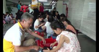 Haziran 07, 2025. Van An, Chi Linh, Hai Duong, Vietnam. Çocuklar geleneksel resimler çiziyor