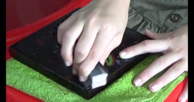 Haziran 07, 2025. Van An, Chi Linh, Hai Duong, Vietnam. Çocuklar geleneksel resimler çiziyor