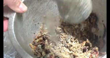 Çorba yapmak için tokmaklı yengeç