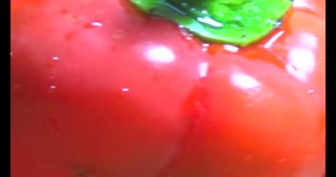 Sepette kırmızı biber.