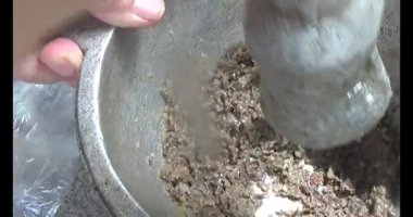 Çorba yapmak için tokmaklı yengeç