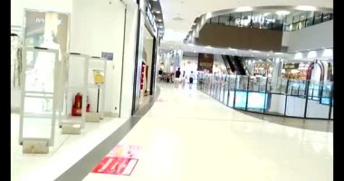 18 Temmuz 2025. Kydac, Chuvanan, Haiphong, Vietnam. İnsanlar süpermarketten alışveriş yapıyor.