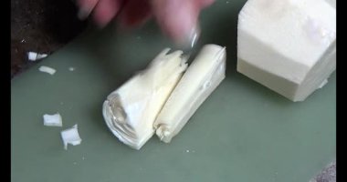 Bambu filizlerini kes.