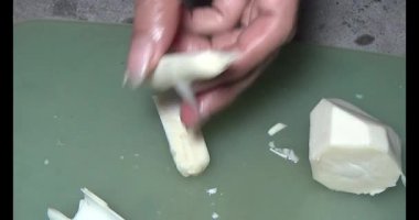 Bambu filizlerini kes.