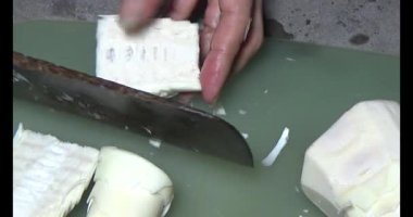 Bambu filizlerini kes.