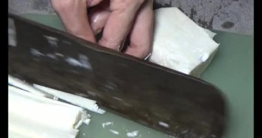 Bambu filizlerini kes.