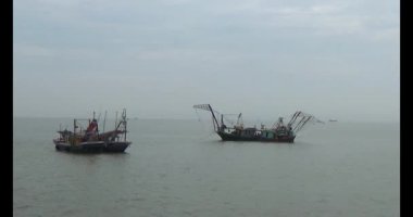 Denizde balıkçı teknesi