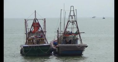 Denizde balıkçı teknesi