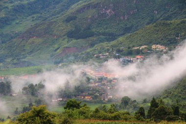 Vietnam 'daki dağ manzarası
