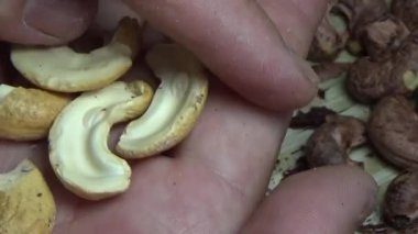 Ceviz sahnesi, kaju kabuğu.