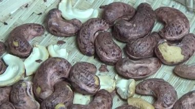 Ceviz sahnesi, kaju kabuğu.