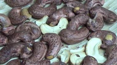 Ceviz sahnesi, kaju kabuğu.