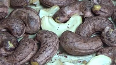 Ceviz sahnesi, kaju kabuğu.