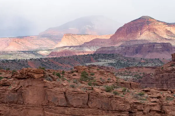 The Goosenecks 'ten yaklaşan fırtına, Capitol Reef National Park, Utah 
