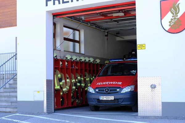 Fire Station Building Red Fire Truck Firefighters Uniform Voluntary Fire — Fotografia de Stock