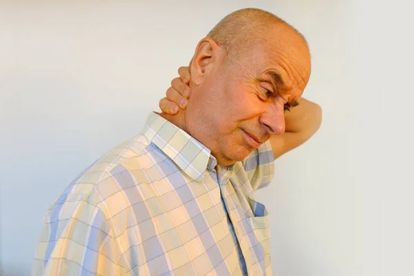 Close Male Hand Back Neck Mature Man Grimaces Pain Her — Stock Photo, Image