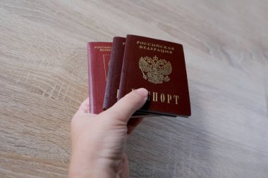 Yabancı biyometrik pasaportlar, kırmızı kapaklı Rusya Federasyonu vatandaşının pasaportu, kişisel belge, iç pasaport, vizelerin askıya alınması