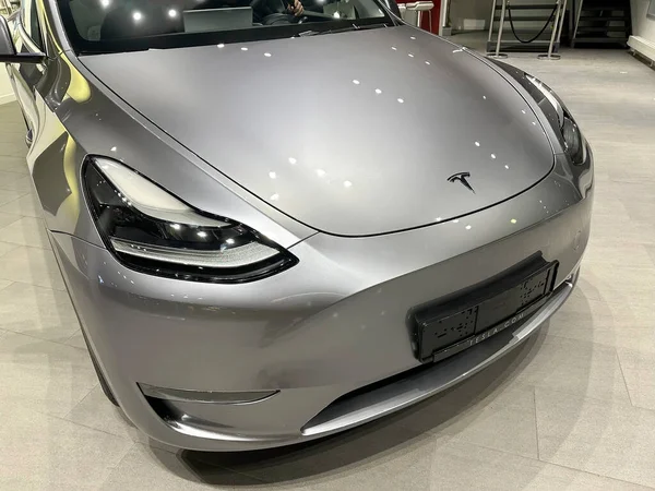 Tesla Car Model Liquid Silver Dubbed Mercury Silver Metallic Color — ストック写真