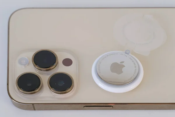 Novo Rastreador Eletrônico Apple Airtag Encontra Iphone Rastreador Transmite Sinal — Fotografia de Stock