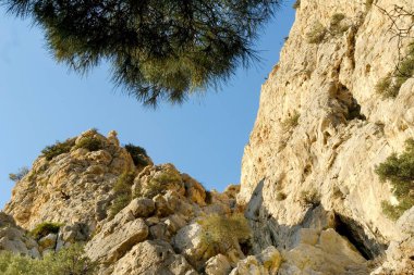 Endülüs dağlarının güzel manzaraları Endülüs, El Chorro geçidi, İspanya, ünlü bölge, popüler kaya tırmanışları, doğal dağ beldeleri, rezerv gezisi, Caminito del Rey Tour doğrudan Malaga 'dan.