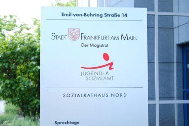 Almanya Sosyal Yardım Dairesi, Sozialamt, mültecilere, düşük gelirli vatandaşlara destek, sosyal yardım kaydı, Frankfurt - Mayıs 2022