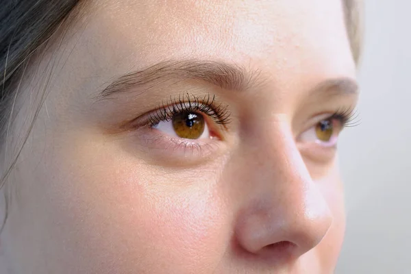 Zbliżenie Części Kobiecej Twarzy Dziewczyna Wieku Lat Ludzkie Brązowe Oczy — Zdjęcie stockowe