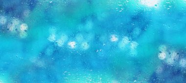 Pencerenin dışında yağmur, su damlaları ile dokuma mavi cam arka plan, metin yeri, bulanık bokeh ile yatay pankart, doğa koruması, Şiddetli Hava Durumu