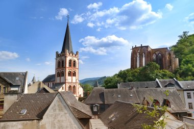Ortaçağ Alman şehri Bacharach, Postenturm, Mimari Werner Kilisesi kalıntıları, lüks üzüm bağları arasında vadi, Rhineland-Palatinate 'de şarap turizmi, İlgi Noktaları ve Şebekeler
