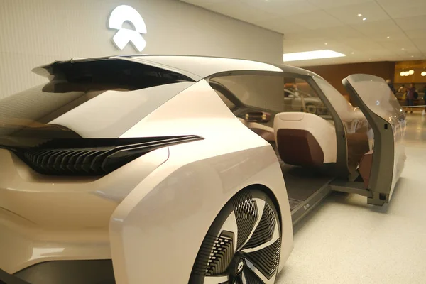 NioモデルEveは 自動運転の未来を紹介し Nioによるコンセプト電気自動車 次世代コンセプト車のリアビュー 電気自動車の革新 フランクフルト 7月1 2023 — ストック写真
