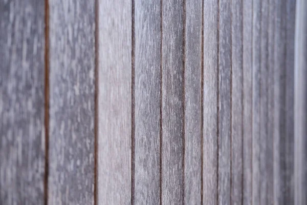 木製の机を閉じる木製の亀裂 茶色の自然な縞模様の背景 木のパターン 古いテクスチャで乾燥します 木製のクローズアップテクスチャ グランジツリーセクション デザイナーコピースペースのためのシンプルな木の背景 — ストック写真