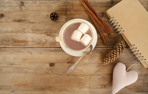 카푸치노 핫초코 마시멜로 카페인 인간의 기능을 향상시키고 자극하며 건강에 유익하고 — 스톡 사진