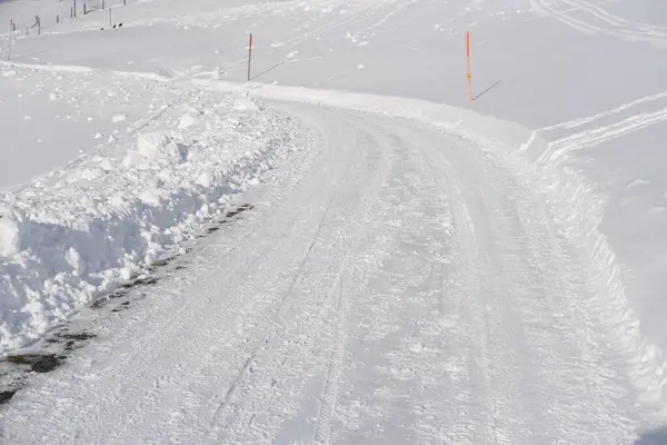 Beautiful White Landscape Swiss Alps Wide Alpine Winter Road Cleared — Stock Photo, Image