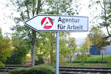 Almanya 'da iş arama, eğitim, sosyal refah, mesleki adaptasyon, iş etkinliği, sosyal entegrasyon istihdam merkezi, Frankfurt - 11 Ekim 2023