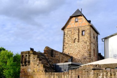 Filbel Kalesi 'nin kalesi ve harabeleri Eski Avrupa ortaçağ binaları Bad Vilbel, ilgi çeken turistler için ilgi odağı, Hesse' de Kültür Turizmi