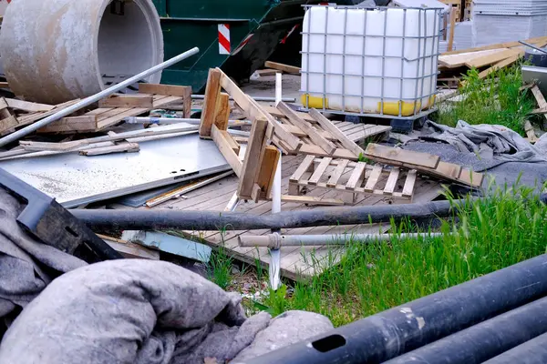 Ortaya çıkarılan boru hattı inşaatı, ısıtma sistemi için boru hattı yapımında kullanılan kumlu borular, kentsel iletişimin onarılması, bölgesel ısıtma sisteminin yeniden inşası