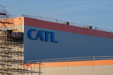 Yeni CATL Çağdaş Amperex Teknoloji Şirketi. Her pil üreticisi, batarya fabrikası, Otomotiv Haberleri Avrupa, Arnstadt, Almanya 'da Sürdürülebilir Hareket Çözümleri - 05 Şubat 2024