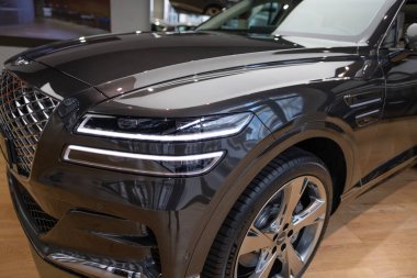 Gri Genesis GV80 Car, sergi salonunda Koreli Hyundai Motors şirketi, geliştirme konsepti, otomotiv endüstrisinde yenilik Almanya 'nın Frankfurt şehrinde 31 Ocak 2024