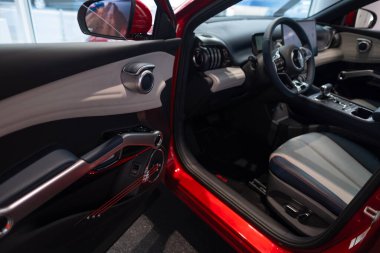 sürücü kapısı, direksiyon, pilot kabini, BYD Atto 3 elektrikli araba, dijital panel, otomotiv endüstrisinde EV teknolojisi, Frankfurt 'ta icat - 31 Ocak 2024