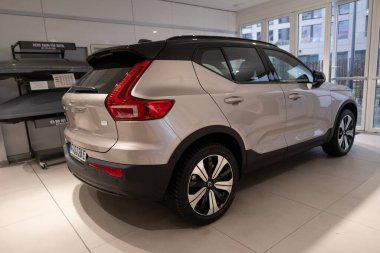 beyaz yeni Volvo XC40 Elektrikli Otomobil, İsveçli Volvo Otomobiller galeride, EV Avrupa 'da, otomotiv endüstrisinde yenilik Frankfurt, Almanya' da 22 Ocak 2024