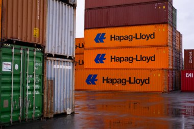 Liman, Hapag-Lloyd, COSCO, OOCL, Evergreen, Lojistik ve tedarik zinciri yönetimi, Frankfurt, Almanya - 21 Ocak 2024