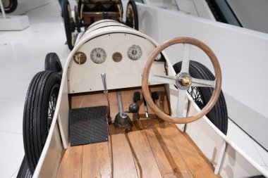 Direksiyon, İçişleri, kokpit, klasik Porsche Austro Daimler ADS R Sascha 1922, spor Oldtimer, otomotiv tutkusu, tarih otomotiv sektörü gösterisi Stuttgart, Almanya - 26 Ocak 2024