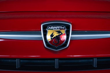 Logo Abarth yüksek performanslı spor yarış arabası Abarth S.P.A. İtalyan şirketi Fiat, Frankfurt, Almanya merkezli spor arabalar üretiyor - 4 Mart 2024