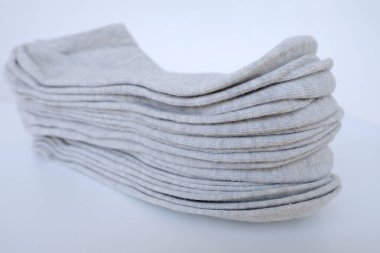 Büyük bir paket yeni pamuk çorap, konsept erkek giysisi, giysi eşyaları, babalar günü için moda aksesuarları, çoraplar kayboldu, pratik alışverişler yapıldı.