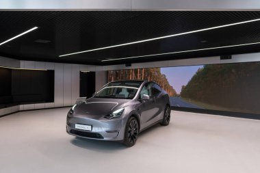BYD Atto 3 EV, yakın çekim logosu, marka amblem paneli, elektrikli araç Çin BYD imalat tabelası, otomotiv endüstrisinde yenilik, Frankfurt, Almanya - 31 Ocak 2024 