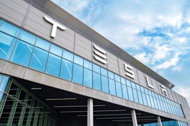 BYD Atto 3 EV, yakın çekim logosu, marka amblem paneli, elektrikli araç Çin BYD imalat tabelası, otomotiv endüstrisinde yenilik, Frankfurt, Almanya - 31 Ocak 2024 
